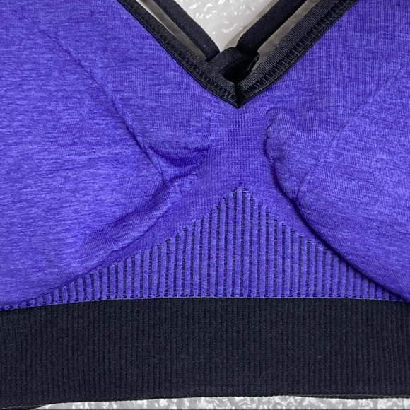 Lululemon Hold Your Om II Sport Bra in Iris Flower - Picture 6 of 8